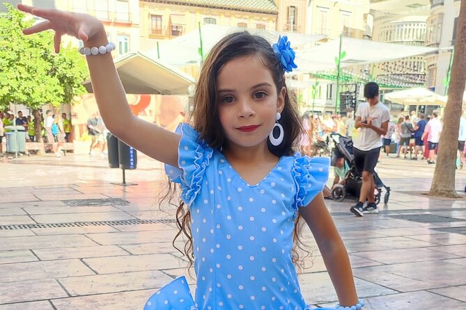 45 minutes flamenco dance class for family in Málaga - A Family Introduction to Flamenco Near Málaga’s Main Square
