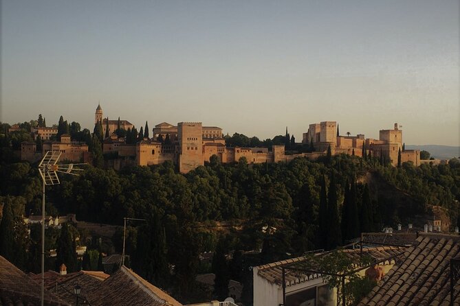 Albaicín and Sacromonte Sunset tour + Flamenco show - What the $71.04 price really covers