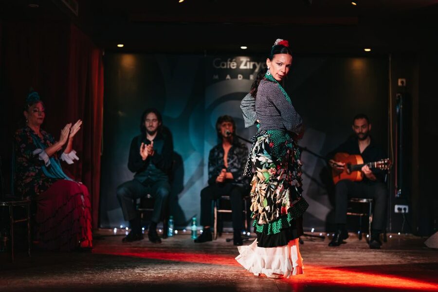 "Algarabía": Flamenco Show at Café Ziryab. Madrid - Café Ziryab’s small room puts flamenco within arm’s reach