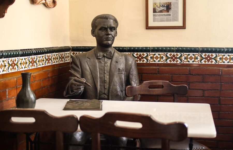 Authentic Flamenco Show & Tapas Tour in Granada - What the $106 price really covers