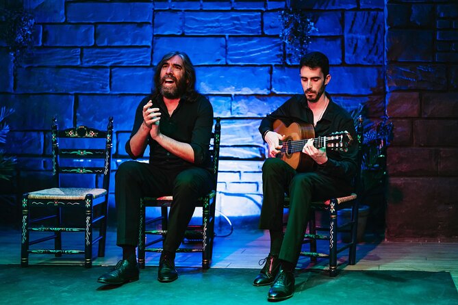 Baraka Triana. Flamenco show with drink - Reaching Sala Lola de los Reyes at Calle Pureza 107