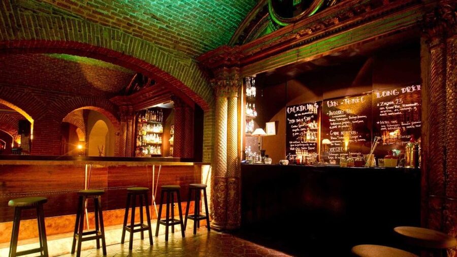 Barcelona: Exclusive Flamenco Show at El Paraigua with Drink - What the one-hour performance includes