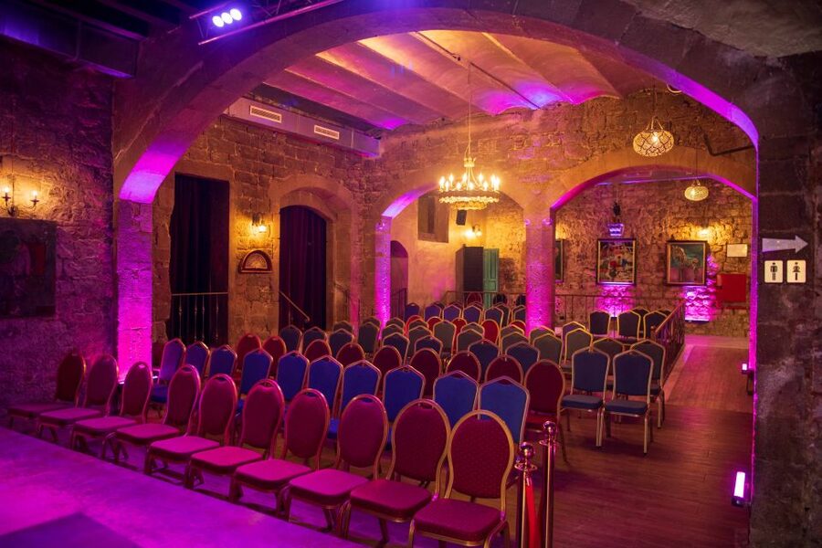 Barcelona: Flamenco Show at Palau Dalmases - Who should book this experience?