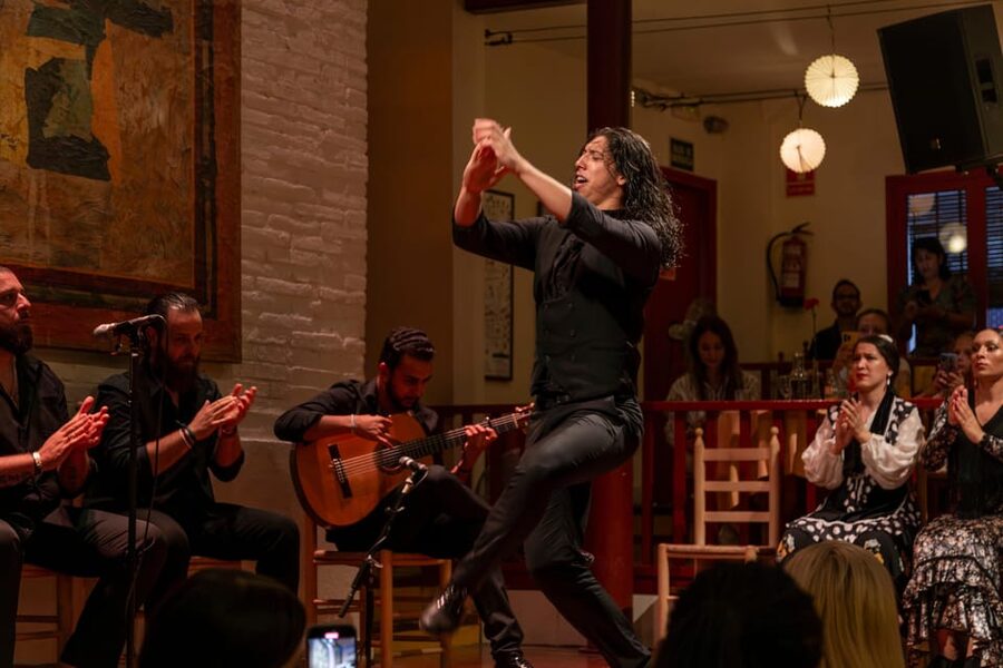 Barcelona: Flamenco Show with Dinner at Tablao de Carmen - Making use of the 4 PM entry