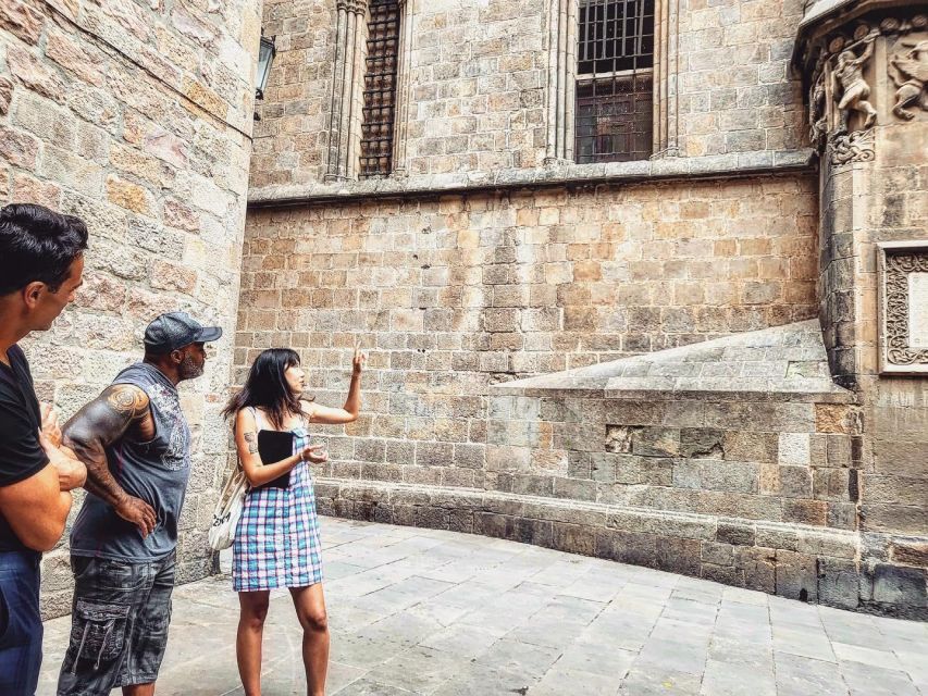 Barcelona: Gothic Quarter and Flamenco Show (Small Group) - Plaça Sant Jaume and Barcelona’s civic center