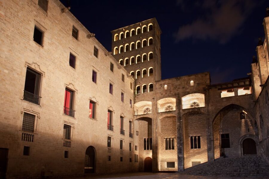Barcelona: Gothic Quarter Guided Tour with Flamenco & Tapas - Should you book it?