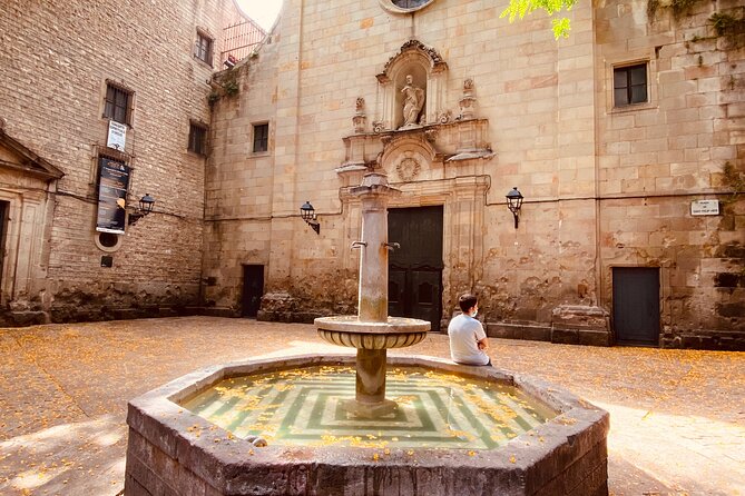 Barcelona Gothic Quarter Tour and Flamenco Show - Roman remains, the Cathedral, and old walls