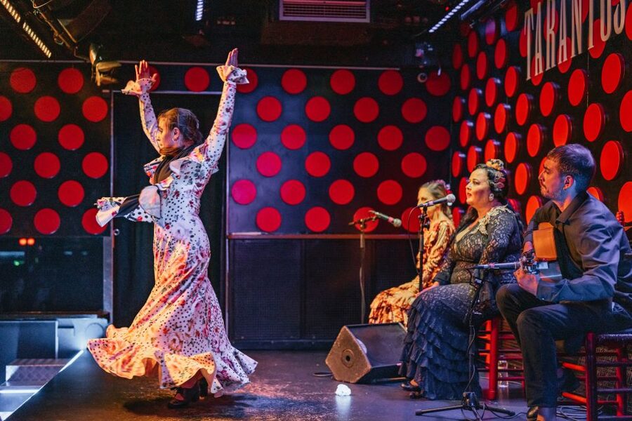 Barcelona: Los Tarantos Flamenco Show - Timing your arrival for a better view
