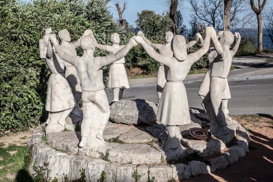 Barcelona: Montjuïc Walking Tour With Optional Flamenco Show - Carmen Amaya and the Link to Flamenco
