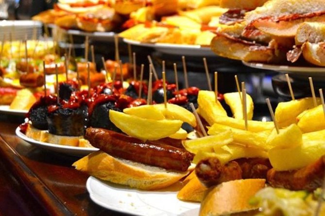 Barcelona Old Town Night Small Group Tour with Tapas & Flamenco - Who will enjoy this Barcelona evening