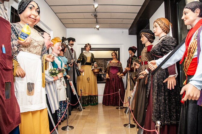 Barcelona Old Town Tour With Optional Flamenco Show - Plaça del Rei and the Roman foundations