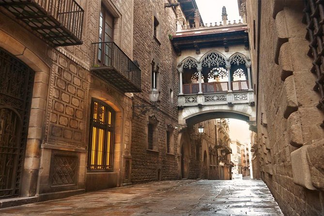 Barcelona Private Gothic Quarter Tour with Flamenco Show - Key points at a glance