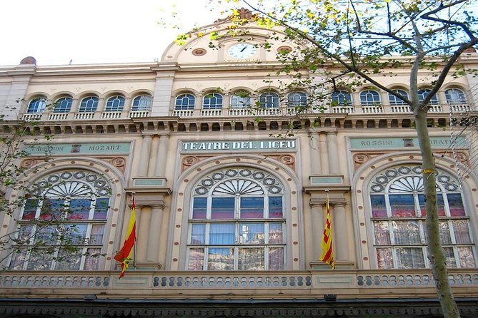 Barcelona Private Gothic Quarter Tour with Flamenco Show - What the private guide adds