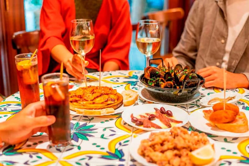 Barcelona: Private Tapas & Wine with Flamenco Show Old Town - Key points to know before booking