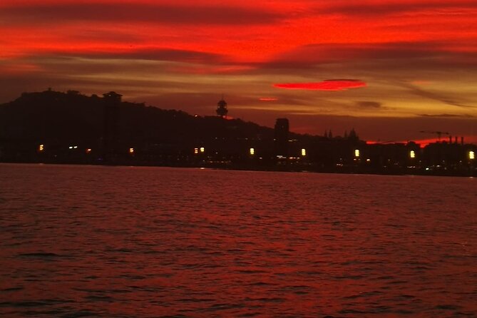 Barcelona Sunset Private Sailing & Live Spanish Guitar & open Bar - The Olympic waterfront and Port Vell