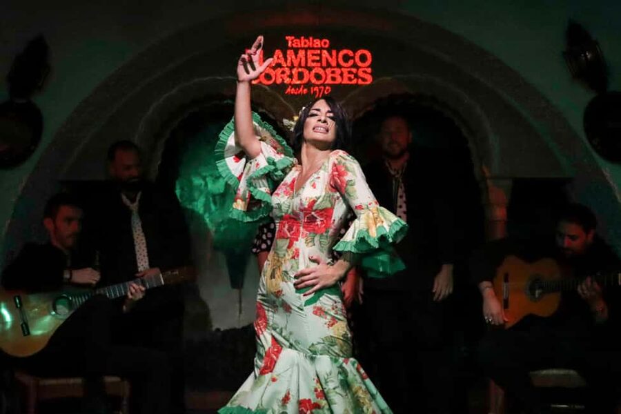 Barcelona: Tablao Flamenco Cordobes with Food/Drink Options - Food quality and special dietary needs
