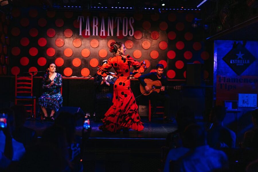 Barcelona: Tapas and Flamenco Experience - Sangria, dietary needs, and the pace of dinner