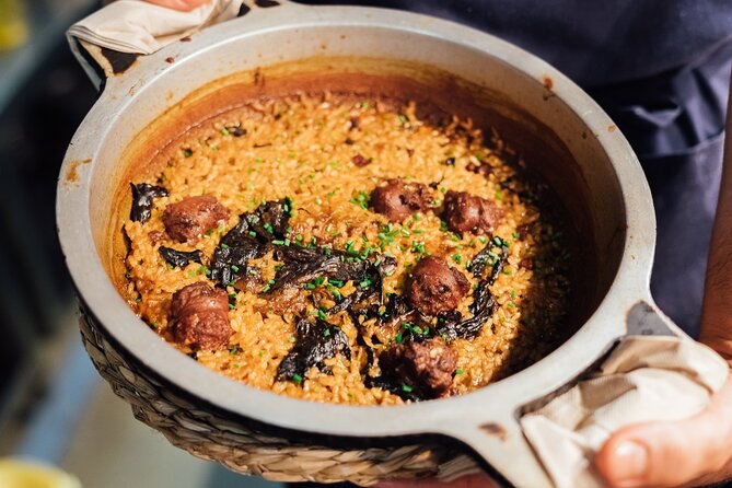 Barcelona Tapas & Wine Walking Tour with Optional Flamenco - Start in Plaça de Sant Jaume at 6 pm