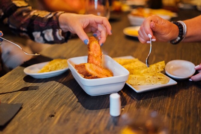 Barcelona Tapas & Wine Walking Tour with Optional Flamenco - Optional flamenco at the end