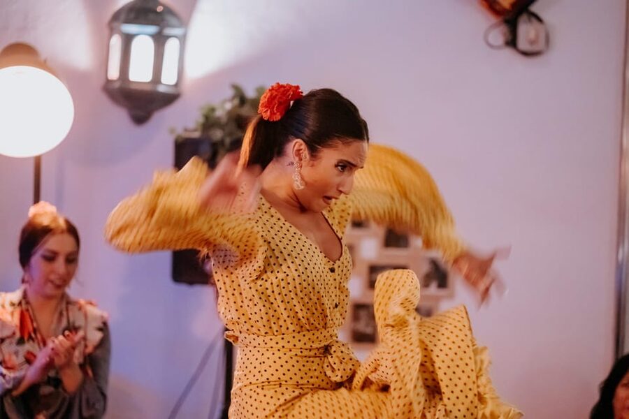 Córdoba: Tablao Flamenco at Doble de Cepa with Optional Meal - Choosing a seat in the courtyard
