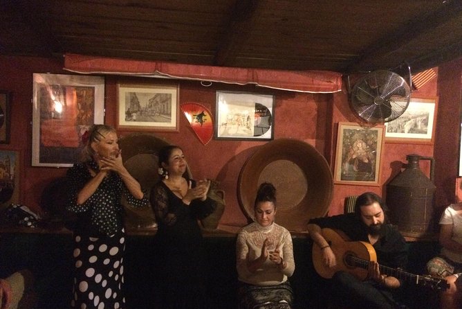 Flamenco and Tapastour with a flamenco artist - First tapas stop: salmorejo and a taste of Seville