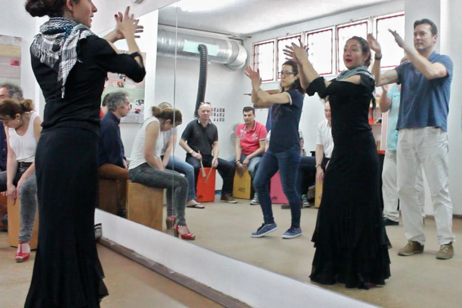 Flamenco Dance Lesson: 60-Minute Class in Seville - The first steps: rhythm, clapping, and hand positions