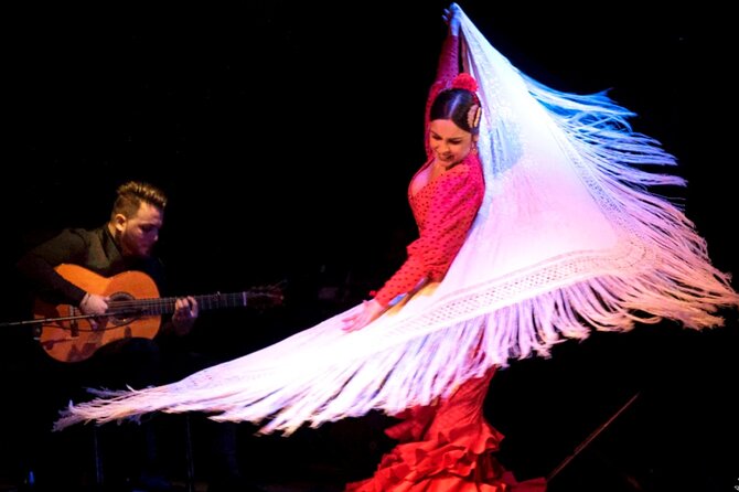 Flamenco Show at Dalmases Palace in Barcelona - Tapas, cava, and a palace courtyard