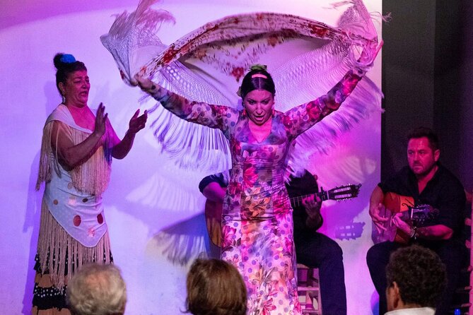 Flamenco show at the foot of the Giralda in Seville - Planning your evening around the show