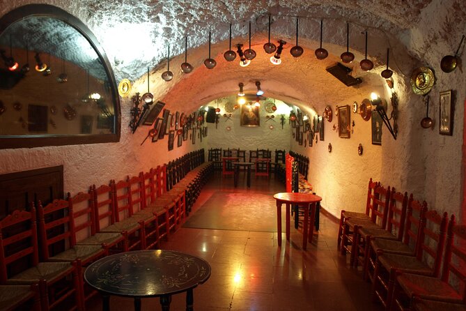 Flamenco Show in the Caves of Sacromonte - A close seat has advantages and costs
