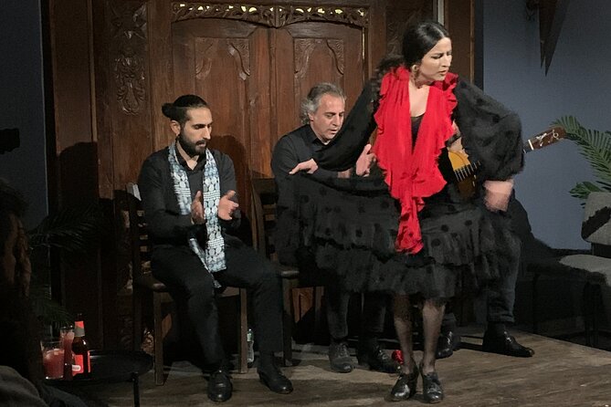 Flamenco show in the heart of Triana - The small room: strength and limitation