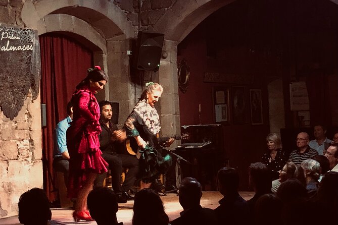 Flamenco show & tasting Tapas with panoramic views in Madrid - A short walk through Mercado de la Cebada