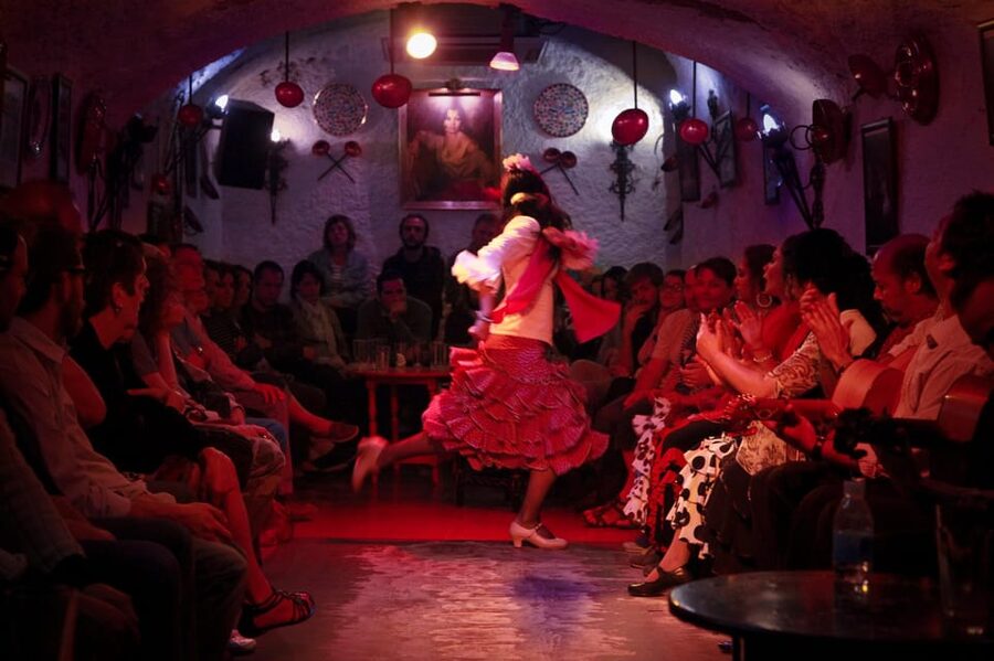 Flamenco Show: Zambra in Cuevas del Sacromonte - Why a Sacromonte cave changes the flamenco show