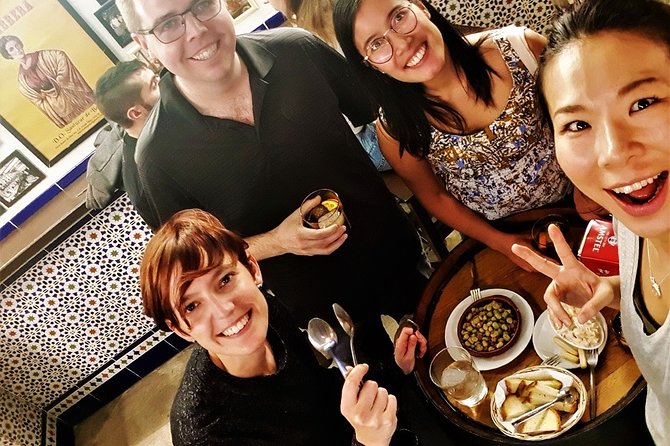 Flamenco, Tapas and Wine Tour: Best of Málaga in one Evening - The guide makes the difference