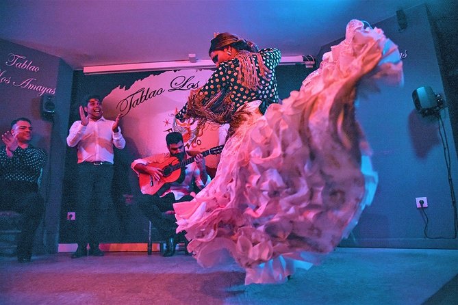 Flamenco, Tapas and Wine Tour: Best of Málaga in one Evening - Old Málaga and the El Pimpi-style stop
