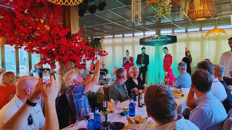 Fuengirola: Flamenco Show & Dinner at Tipi Tapa, near Mijas - Five Artists, Four Flamenco Ingredients