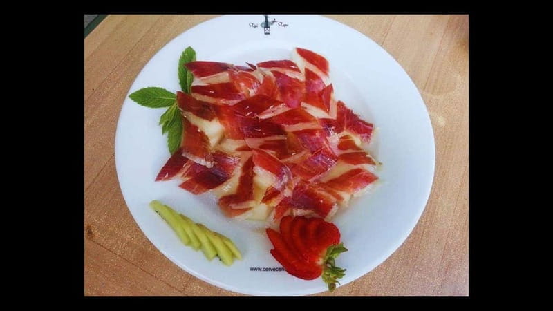 Fuengirola: Flamenco Show & Dinner at Tipi Tapa, near Mijas - Why Your Table Position Matters