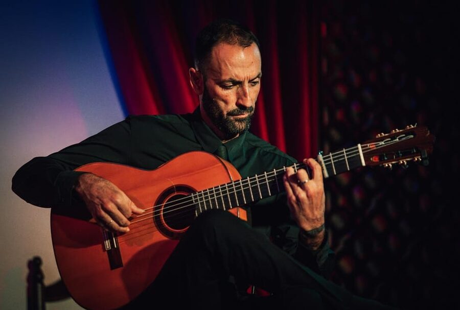 Granada: 1-Hour Traditional Flamenco Show at Palacio - Authenticity without a lecture