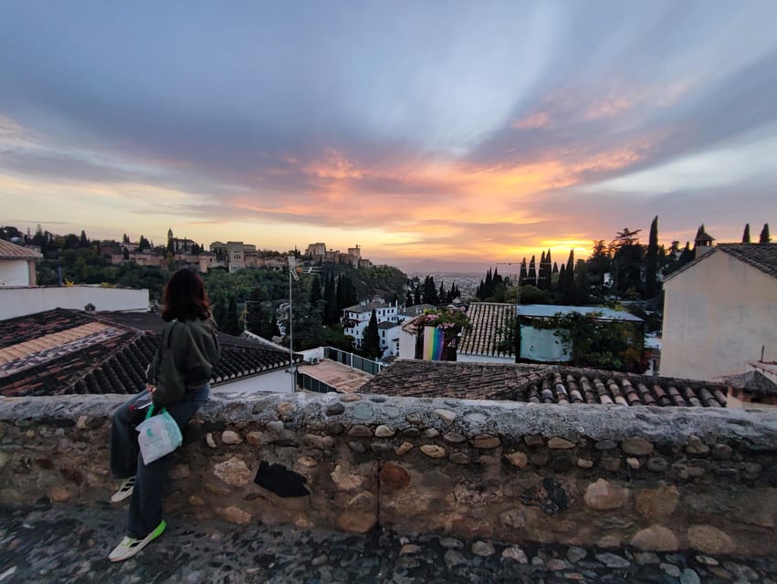 Granada: Albaicín and Sacromonte Sunset Tour & Flamenco Show - Key points to know before booking