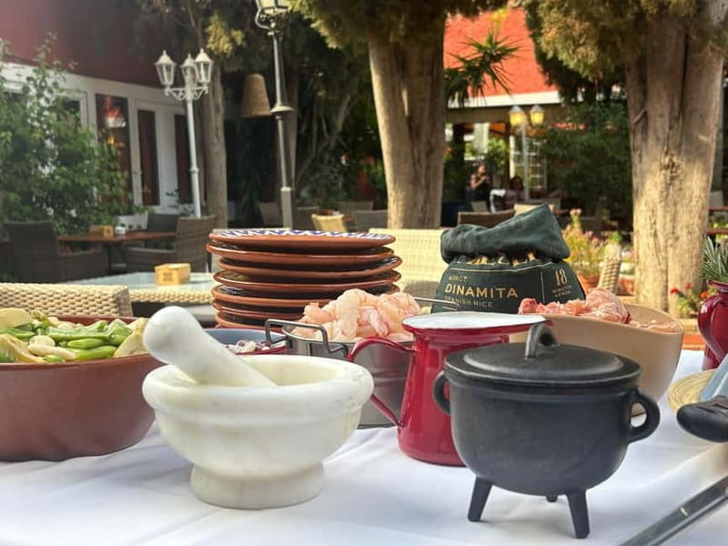 Granada: Dinner with Paella on a Terrace in the Albayzín and Live Flamenco - What arrives before the paella