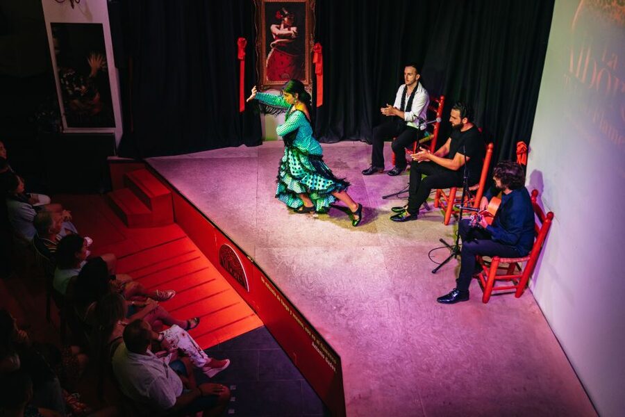 Granada: Flamenco Show in La Alboreá - Planning your evening in central Granada