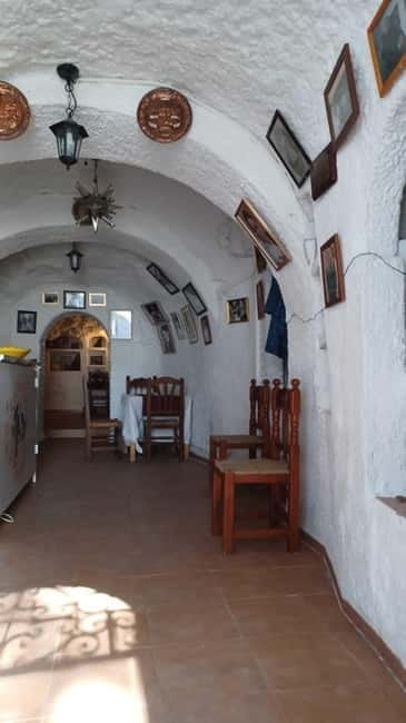 Granada: Flamenco Show Los Parrones in the Sacromonte Caves - A practical evening in Sacromonte