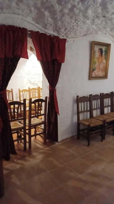 Granada: Flamenco Show Los Parrones in the Sacromonte Caves - Should you book Cueva Los Parrones?