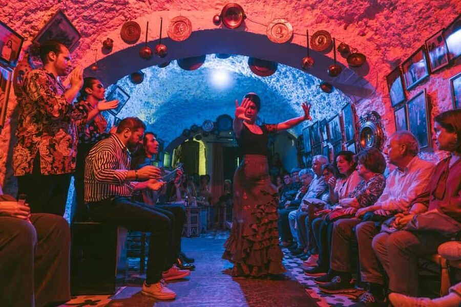 Granada: Los Amayas Cave Flamenco Show in Sacromonte - The cave, the performers, and the Alhambra