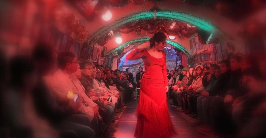Granada: Sacromonte Caves Flamenco Show - Entering Cueva La Rocio on Camino del Sacromonte