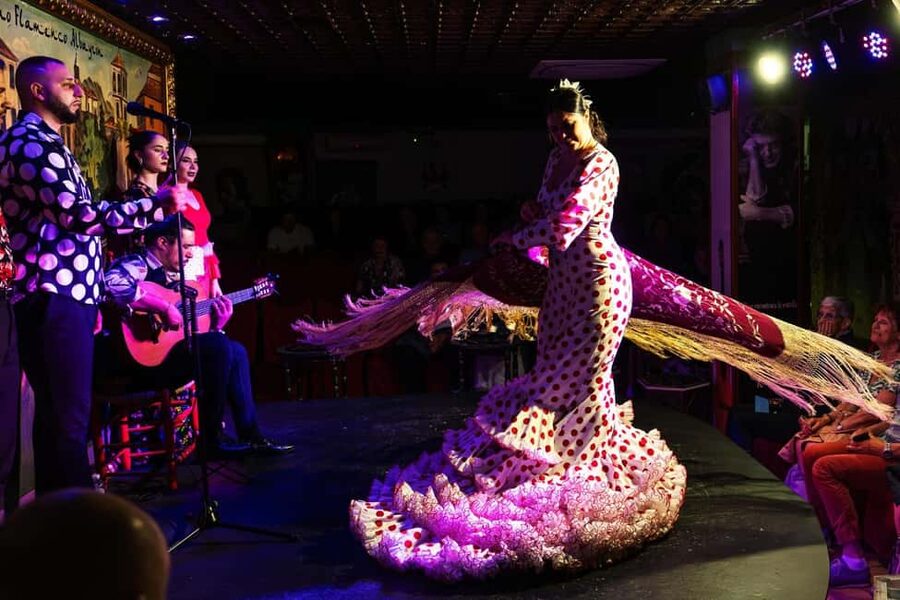 Granada: Traditional Flamenco show at Tablao Albayzín - How to make the most of your evening