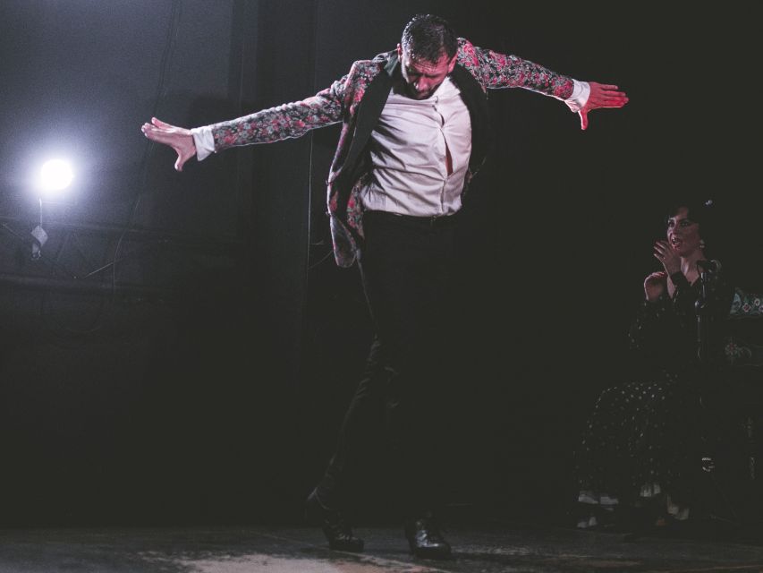 Granada: Traditional Flamenco Show at Tablao Casa Ana - What the artistic style feels like