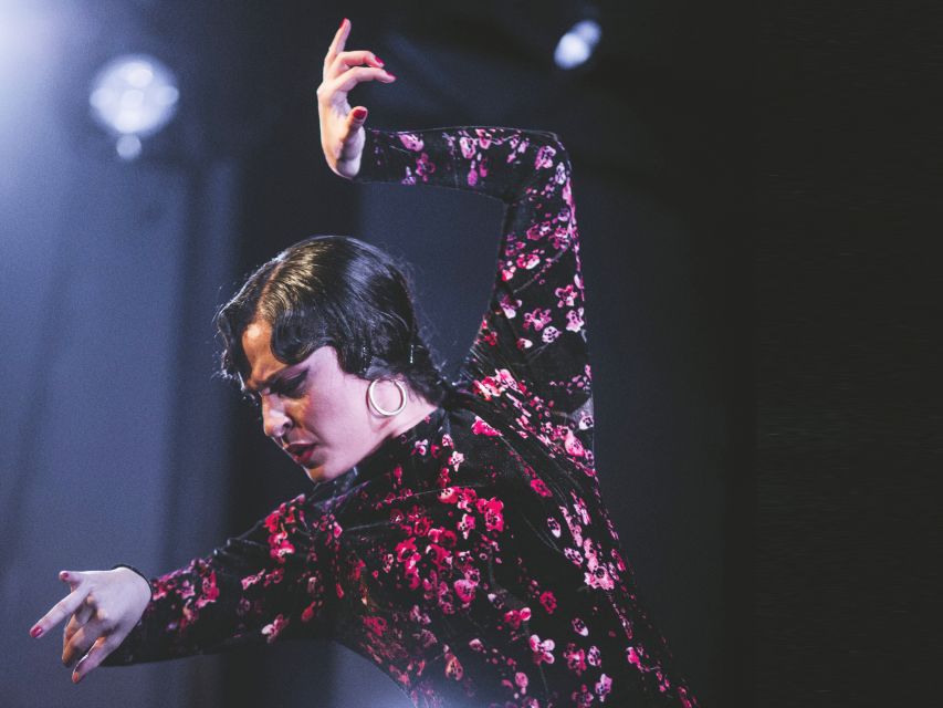 Granada: Traditional Flamenco Show at Tablao Casa Ana - Drinks, timing, and the shape of your evening