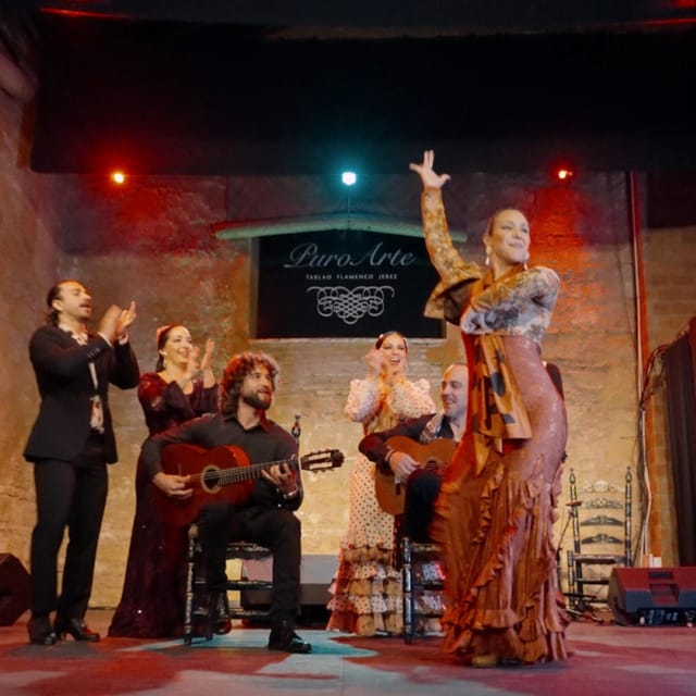 Jerez: Flamenco Show and Menú at Tablao Puro Arte 2025 - Music, dance, and the sound level