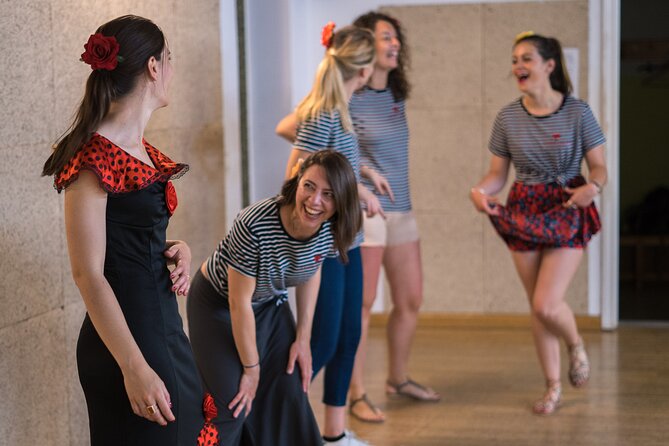 Learn Flamenco in 90 minutes - Gift flower - Is it suitable for children and mixed abilities?