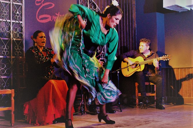 Local Flamenco Show with dinner at El Cortijo - Key points to know before you go